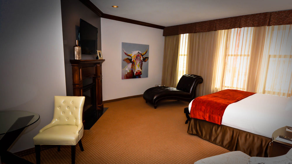 Des Lux Hotel Des Moines Exterior photo